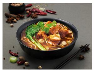 李先生牛肉面“態(tài)度體”走紅